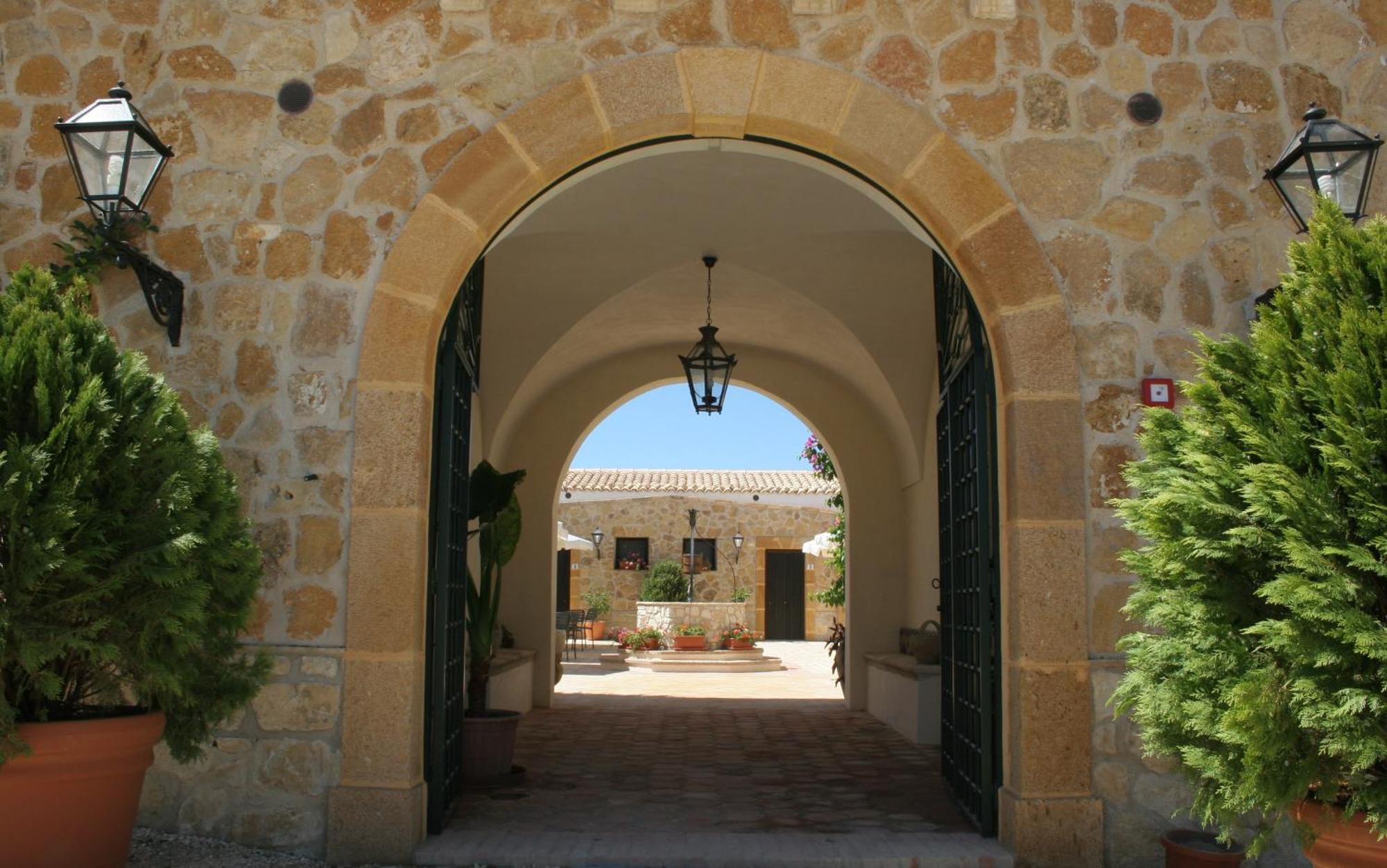 Don Giovanni Hotel Sambuca di Sicilia Exteriör bild